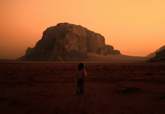 Dove andare a dicembre: 10 viaggi tra aurore e deserti