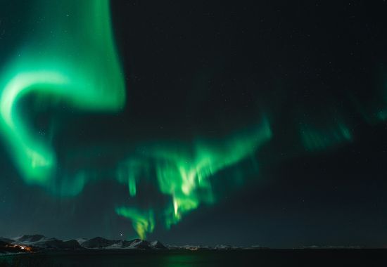 Viaggio di gruppo per vedere l’aurora boreale in Islanda tra grotte di ghiaccio, canyon e itinerari insoliti