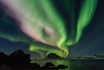 Islanda: caccia all'aurora boreale e grotte di ghiaccio