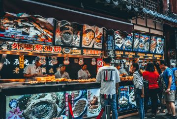 Cina zaino in spalla: viaggio food con Lorenzo Prattico