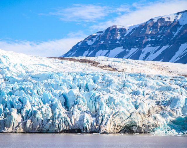 Svalbard in motoslitta