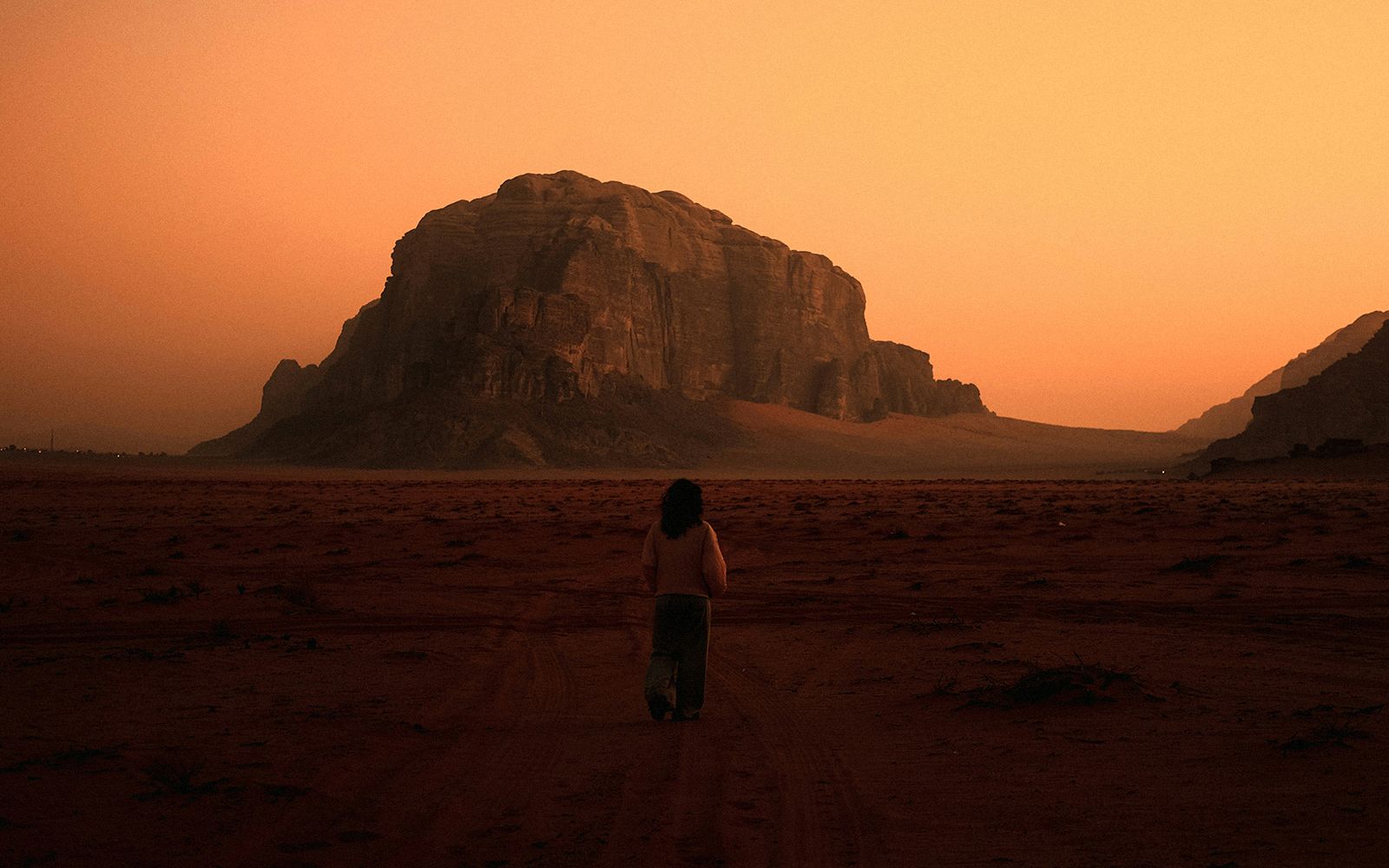 Dove andare a dicembre: 10 viaggi tra aurore e deserti