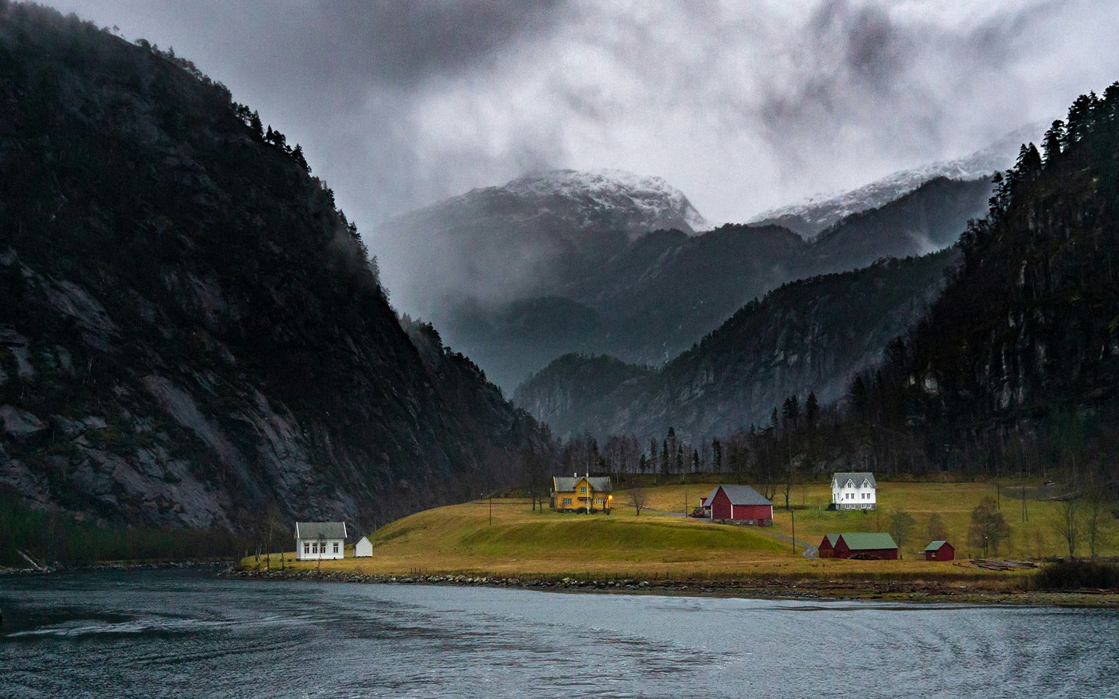 5 attività da fare in Norvegia: Summer Adventure tra fiordi e trekking